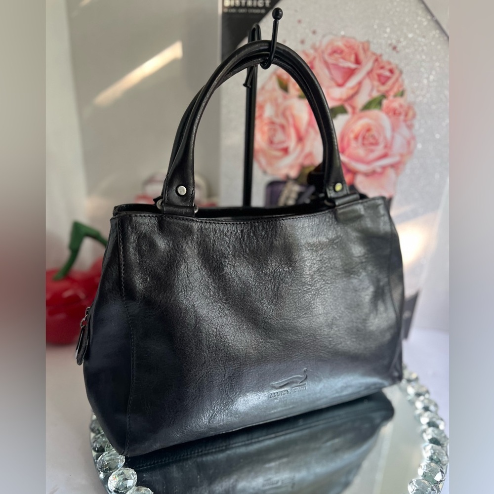 Marta Ponti made Portugal Elegant Black Leather Shoulder Bag